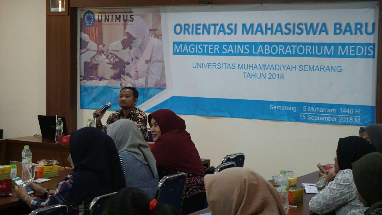 perpustakaan saat memberikan orasi kepada mahasiswa S2 SLM